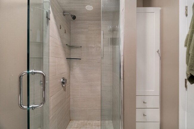 Building Photo - 188 North St