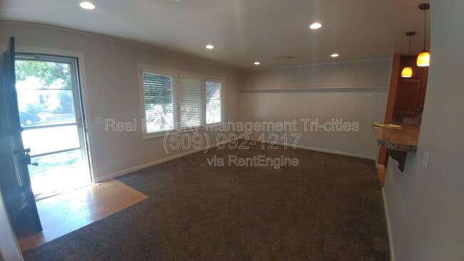 Building Photo - 222 Douglass Ave