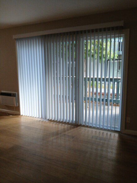 Building Photo - 1036 Oak Grove Rd