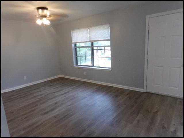 Building Photo - 4932 Longview Dr