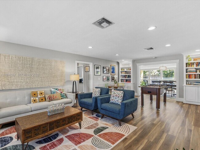 Building Photo - 2648 NE 26th Ave