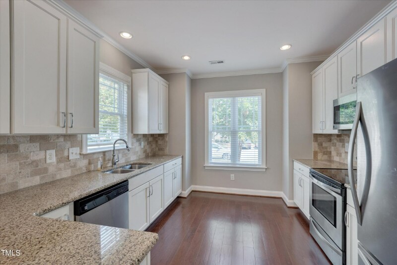 Building Photo - 300 Mariah Towns Way