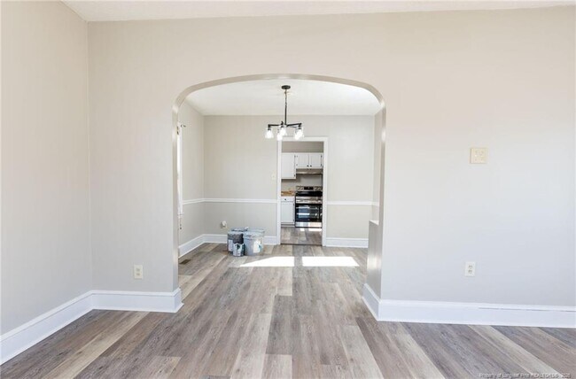 Building Photo - 6341 Cliffdale Rd