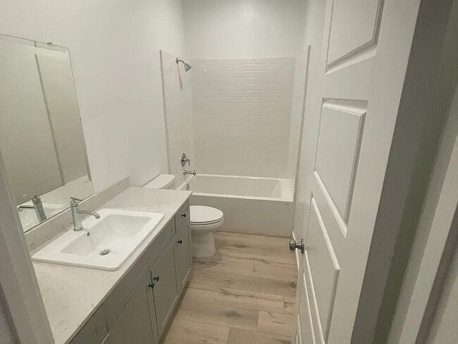 Building Photo - 9613 Greenwood Gln Ln