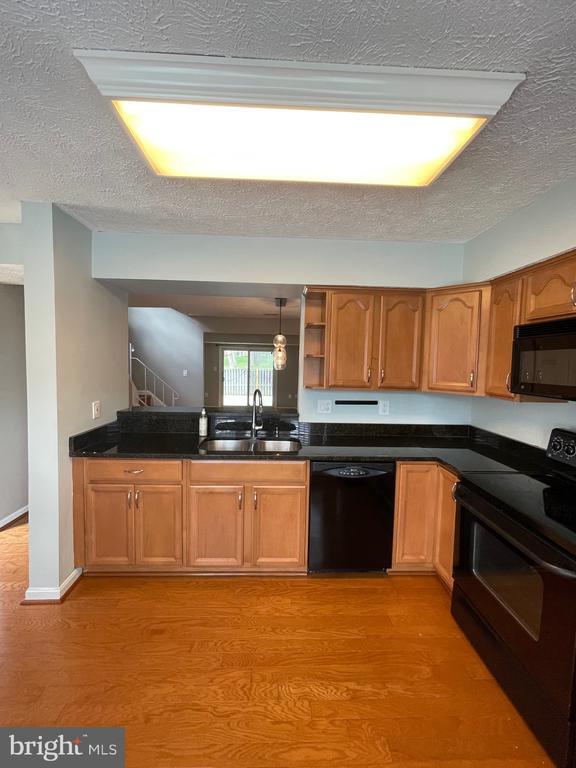 Building Photo - 5737 Independence Cir