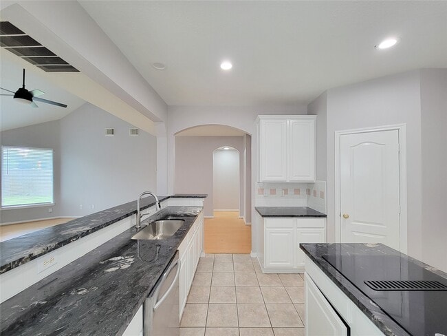 Building Photo - 9410 Barretts Glen Ct