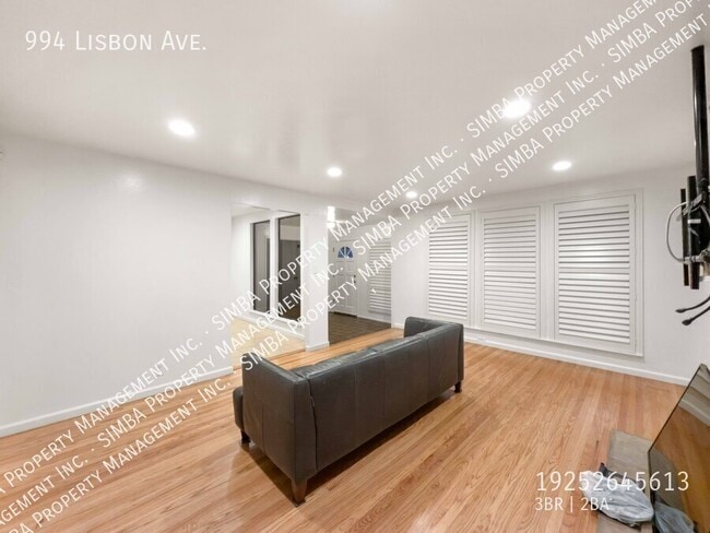 Building Photo - 994 Lisbon Ave