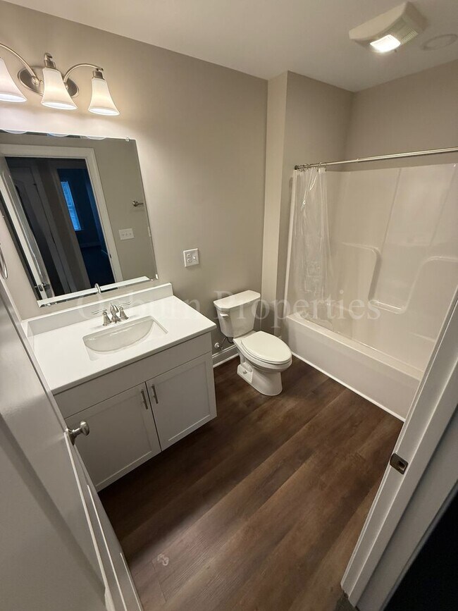 Building Photo - 500 N Dunleith Ave