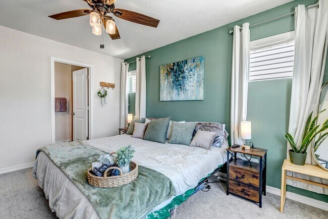Building Photo - Like new home on Linley for rent