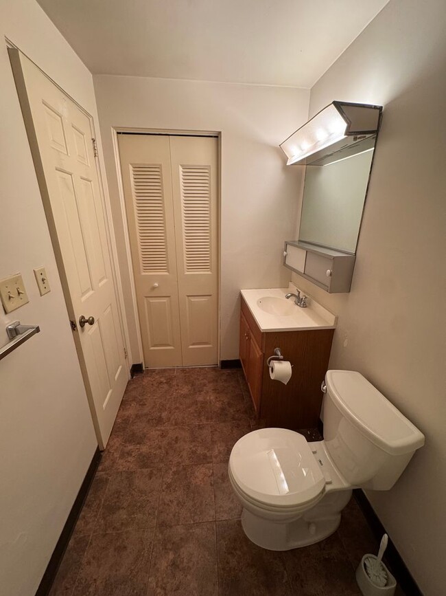 Building Photo - 1 Bed 1 Bath- Moon Township PA
