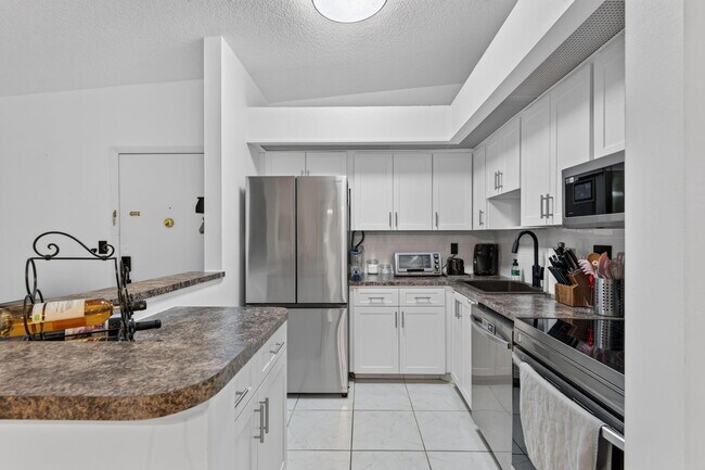 Building Photo - 9474 S Belfort Cir