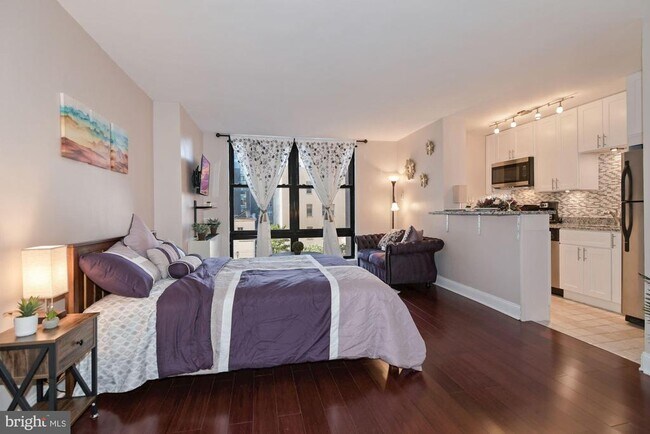 Building Photo - 1260 21st St NW