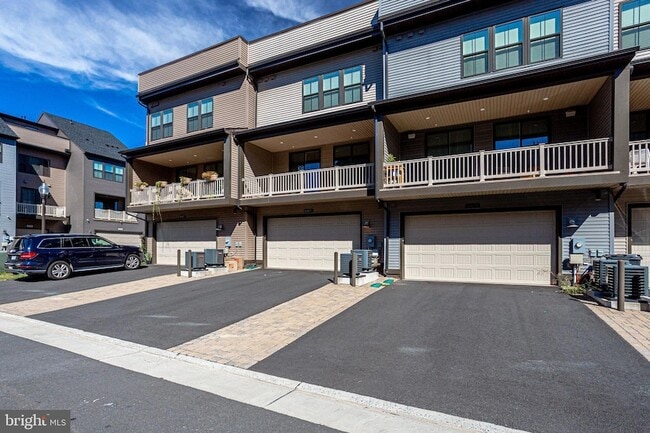 Building Photo - 43469 Grandmoore St