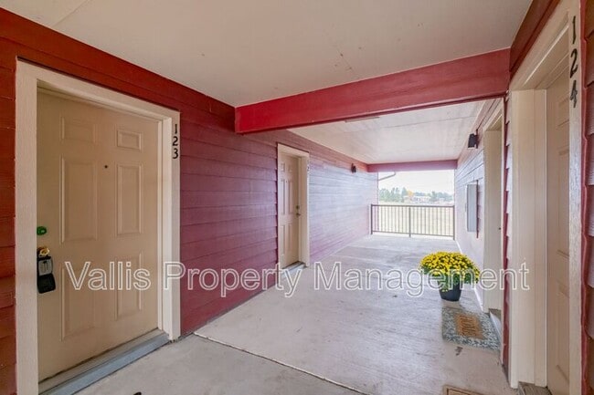 Building Photo - 13001 S Crompton Ln
