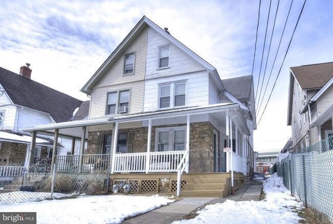 Building Photo - 143 Greenwood Ave