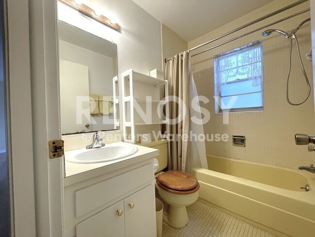 Building Photo - South Pasadena 2 Bed/2 Bath Condo near Stetson