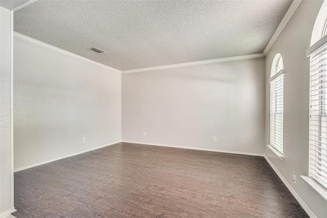 Building Photo - 1520 Eaglepoint Dr