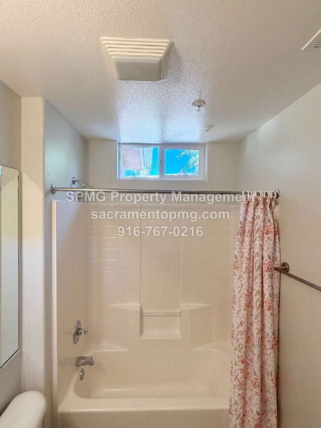 Building Photo - 1501 Secret Ravine Pkwy