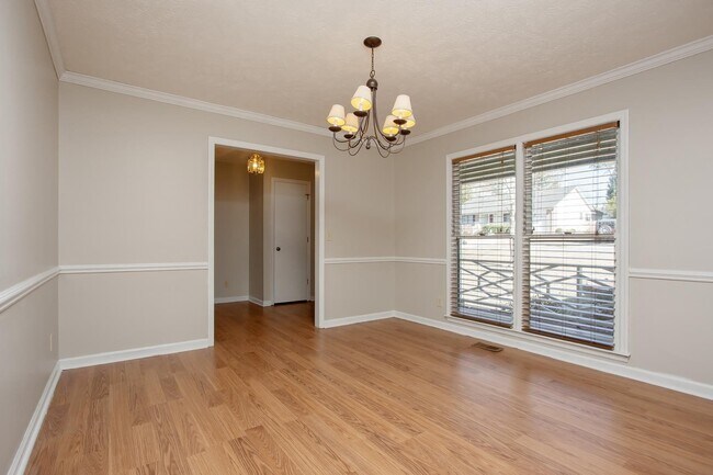 Building Photo - 3 Bed/2 Bath NEST in Beaver Run
