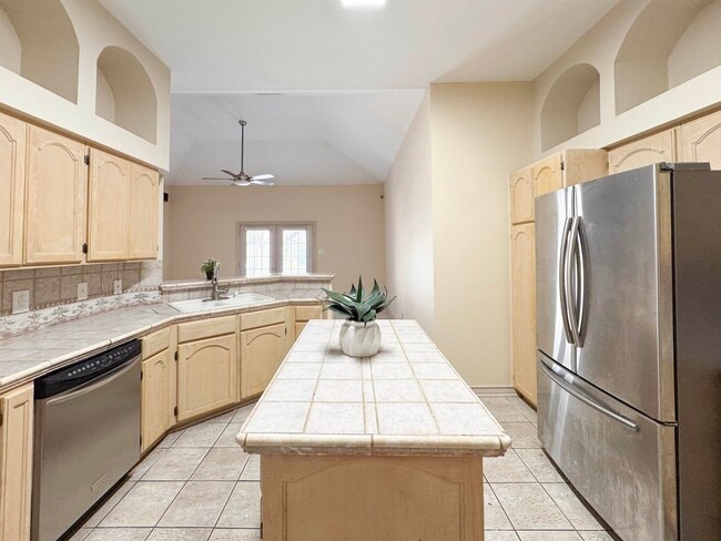 Building Photo - 3003 Edgefield Ct