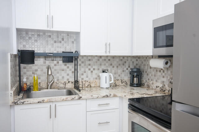 Building Photo - 301 Croton Ave