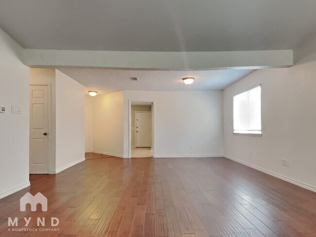 Building Photo - 9716 Meadowheath Dr