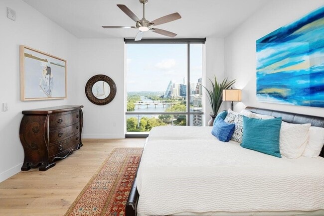 Building Photo - 70 Rainey St