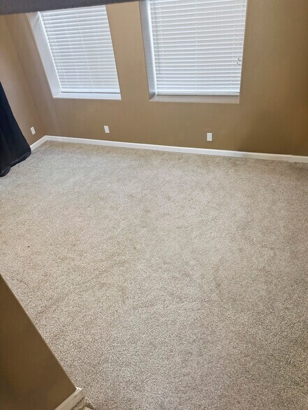 Building Photo - 2060 Pinyon Jay Dr
