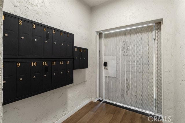 Building Photo - 1827 E 4th St