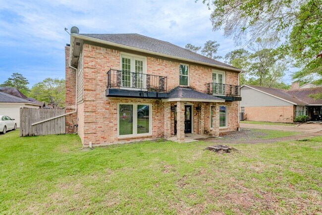 Building Photo - 560 Landfall Ln