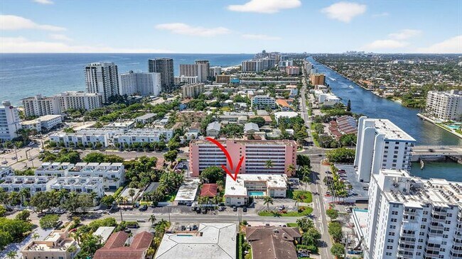 Building Photo - 1450 N Riverside Dr