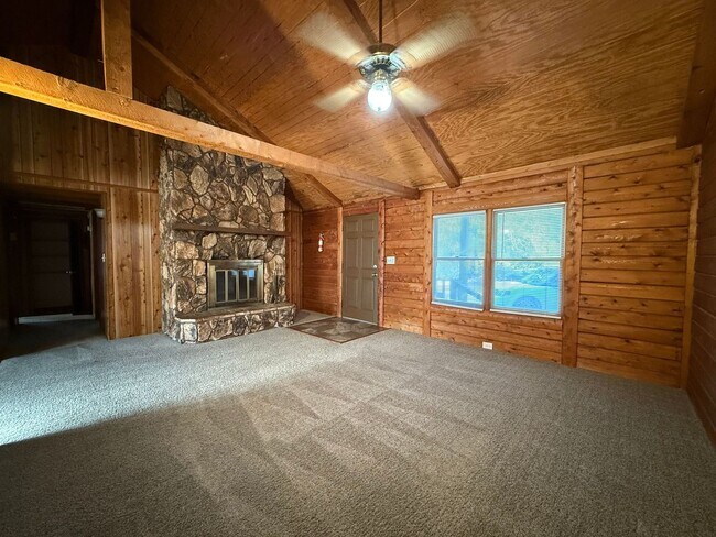 Building Photo - 553 Highway 172