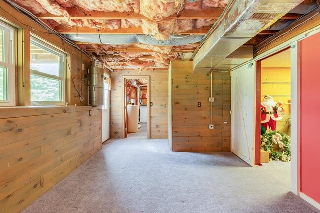 Building Photo - 246 Winding Pond Rd