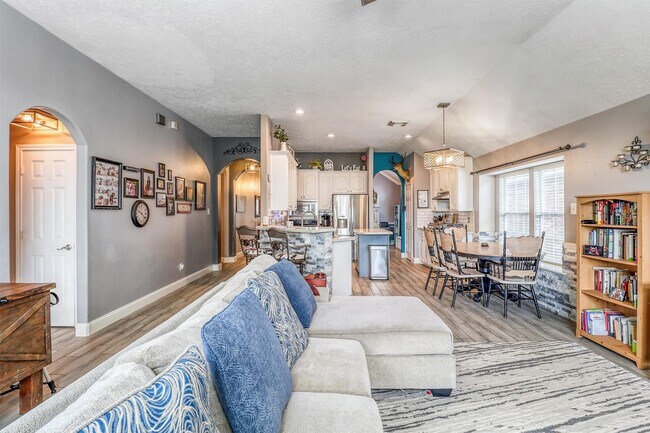 Building Photo - 506 Taskwood Dr