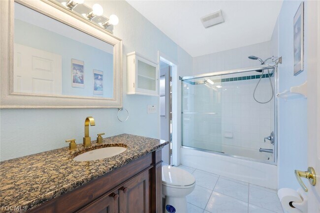 Building Photo - 250 SE 44th St