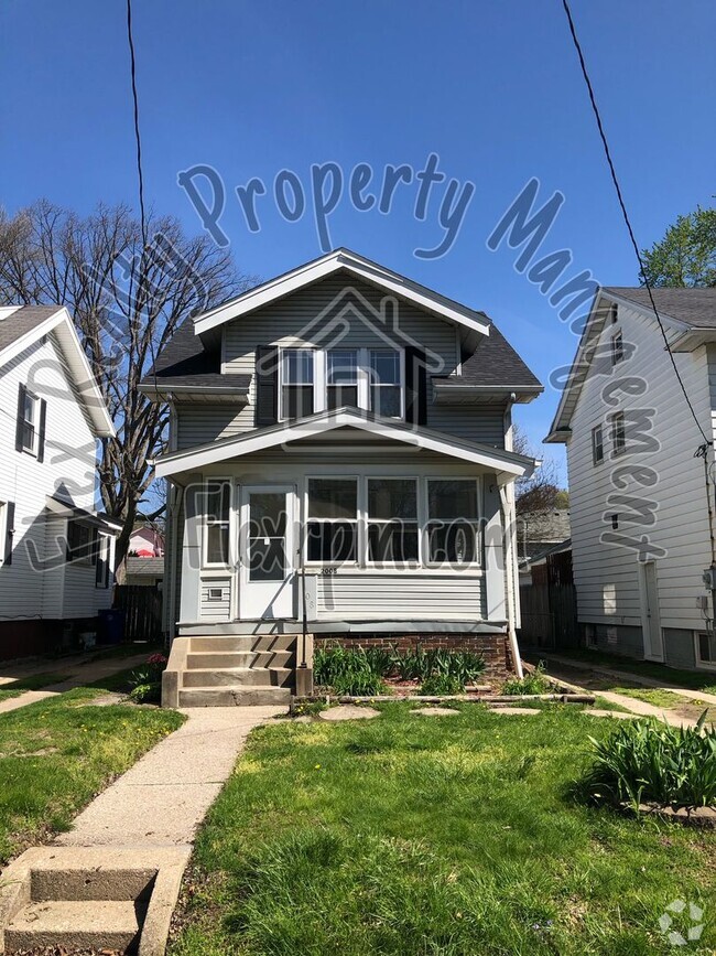Building Photo - New on the Market....Must see this Beauty!