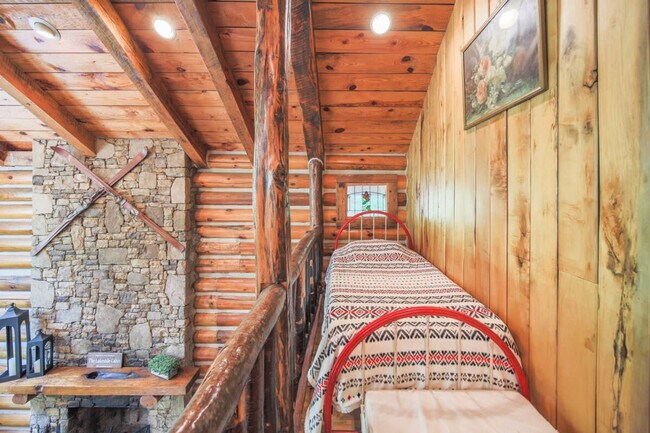 Building Photo - 195 Black Bear Dr