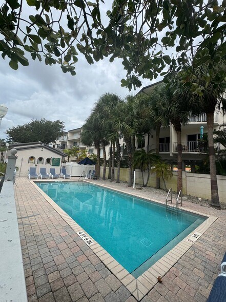 Building Photo - 1967 S Ocean Blvd