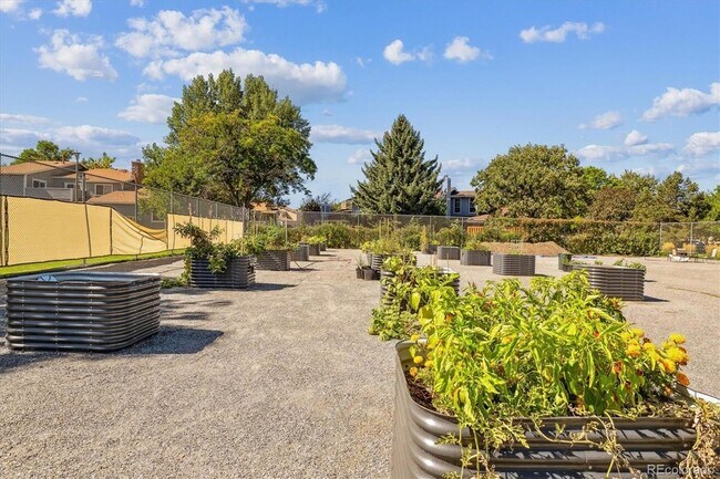 Building Photo - 8468 Everett Way