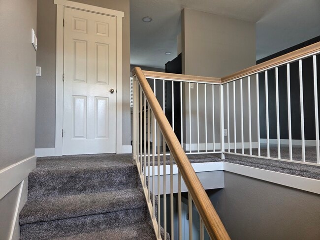 Building Photo - 3152 Marcrest Dr