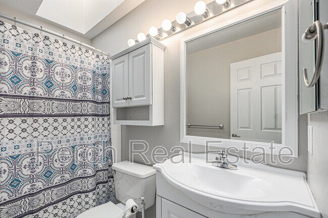 Building Photo - 14020 W Amherst Ave