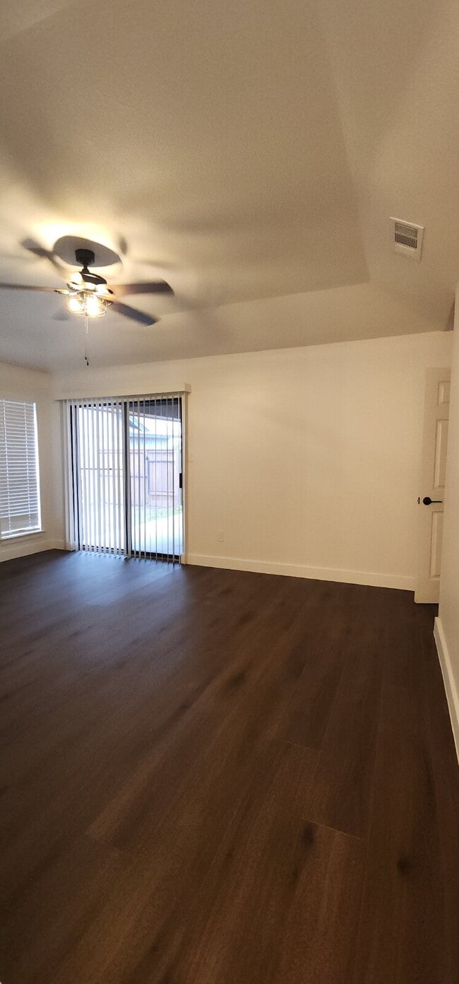 Building Photo - 1112 Concord Dr