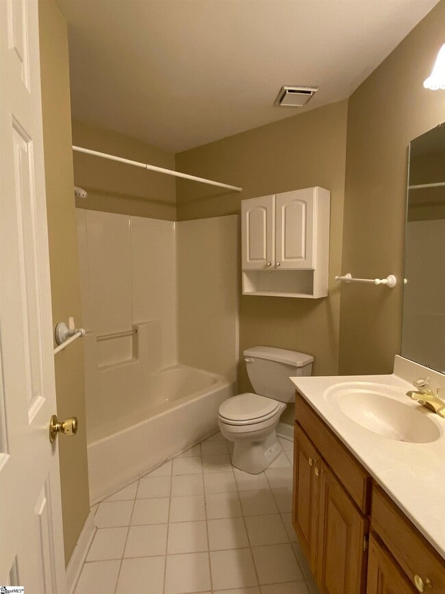 Building Photo - 301 Fortuna Dr