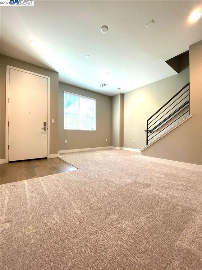 Building Photo - 1443 Oak Alley