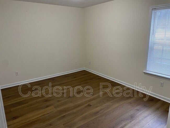 Building Photo - 404 Beasley Rd