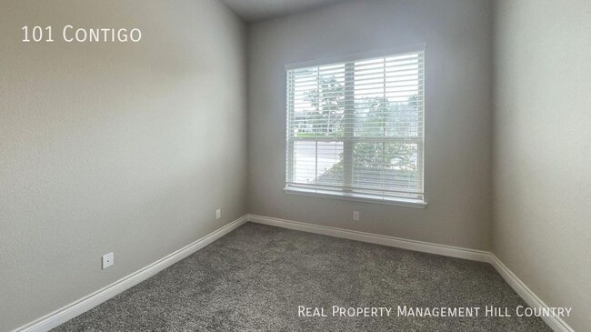Building Photo - 101 Contigo-