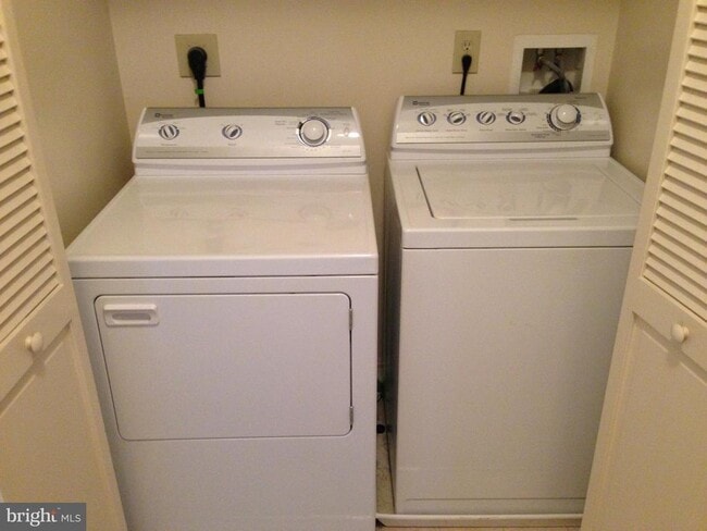 Building Photo - 2665 Prosperity Ave