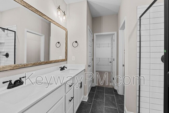 Building Photo - 2051 Denmark Ave SE