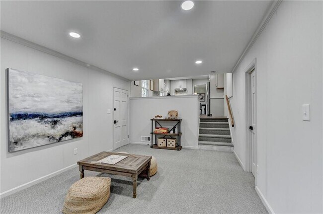 Building Photo - 1450 Cedarhurst Dr