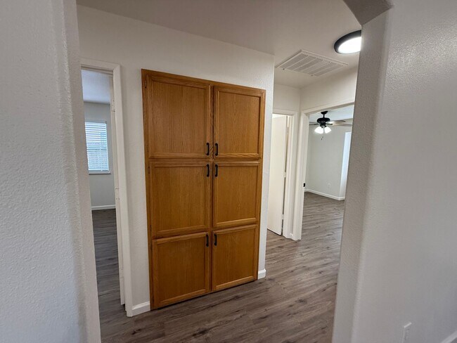 Building Photo - Newly updated single story 3 bedroom!